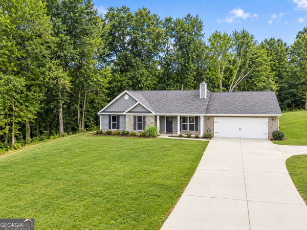main picture of 1374 Hardigree Road, Winder