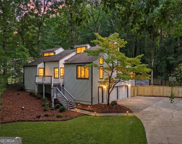 2215 Carlyle Drive, Marietta