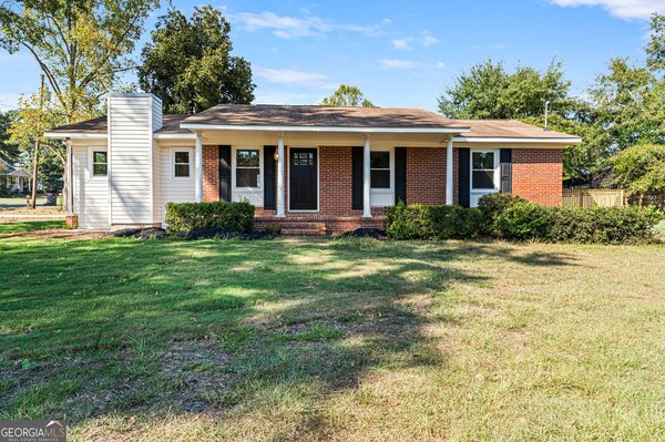 205 Bassett Street Centerville