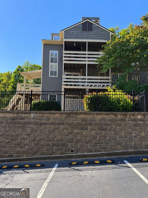905 Riverview Drive, Marietta