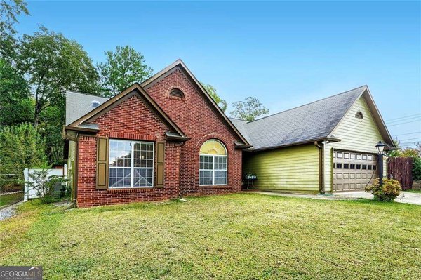 605 Sterling Oaks Drive, Lilburn
