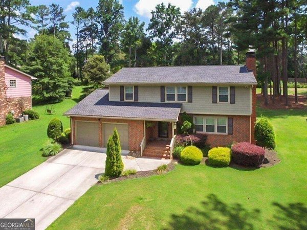 647 Shannon Green Circle, Mableton