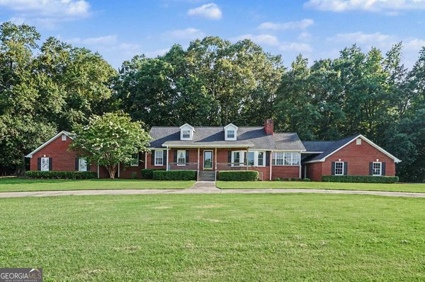 585 P J East Road, Covington