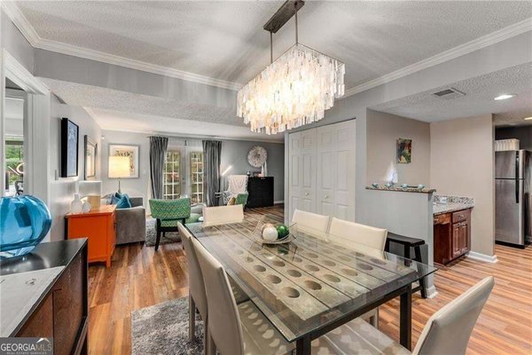 main picture of 6900 Roswell Road, Atlanta