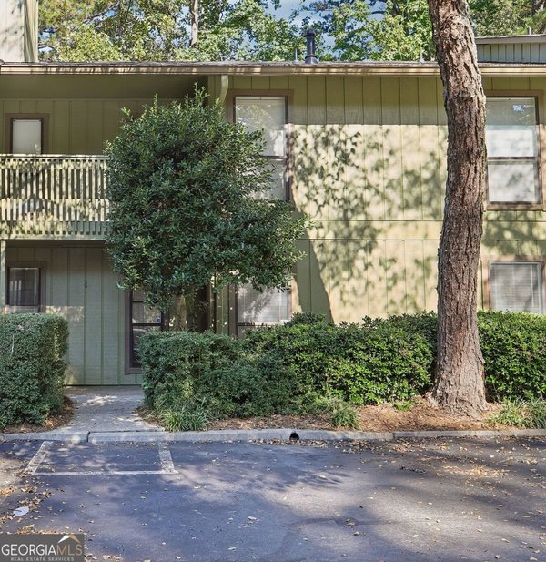 402 Dunbar Drive, Dunwoody