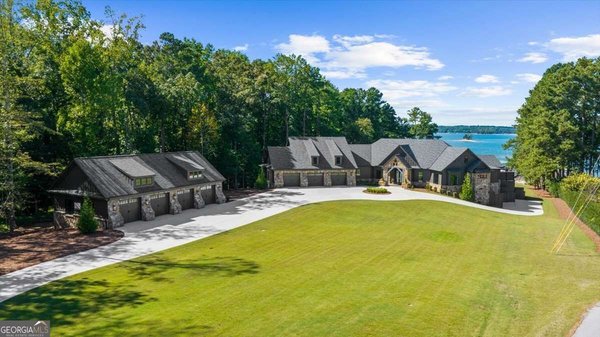 6091 Jim Crow Road, Flowery Branch