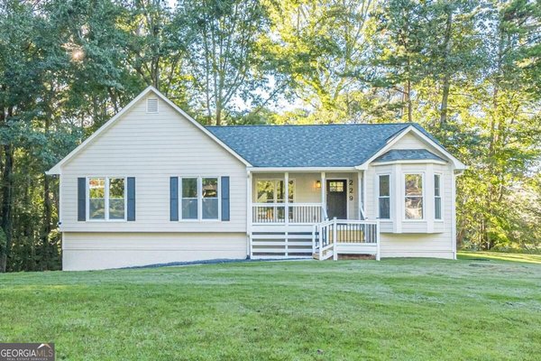 229 Oak Landing Drive, Douglasville