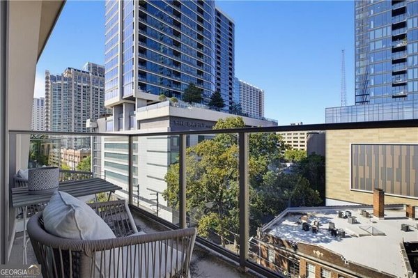 main picture of 905 Juniper Street, Atlanta