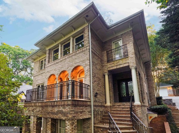 935 Clifton Road, Atlanta