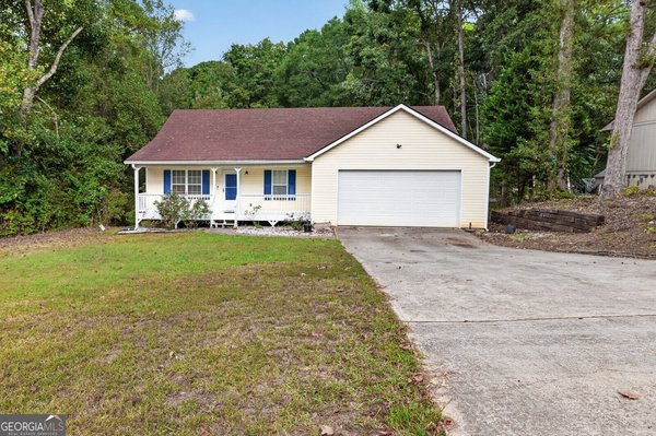 main picture of 930 Dogwood Trail, Winder