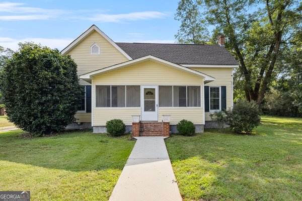 95 College Street, Yatesville