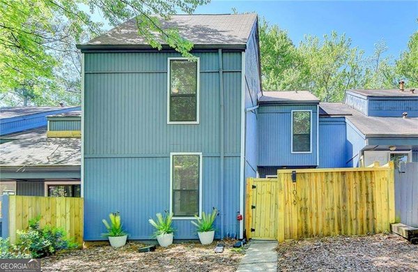 1039 Mariners Court, Stone Mountain
