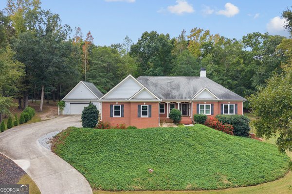 main picture of 124 Sweetwater Ridge, Hoschton