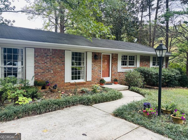 1552 Edinburgh Drive, Tucker