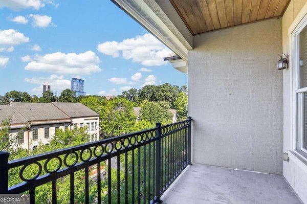 main picture of 3635 Paces Circle, Atlanta