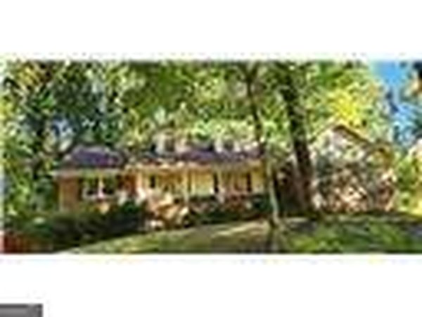 834 Thackston Drive, Marietta