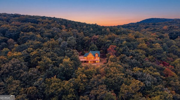 510 Whispering Dale, Clarkesville