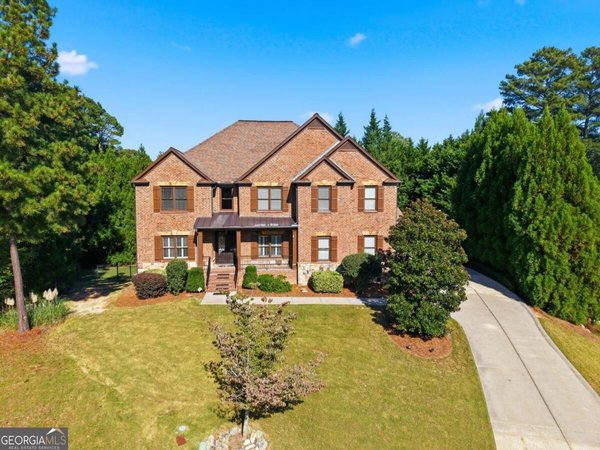 605 Settles Brook Court, Suwanee