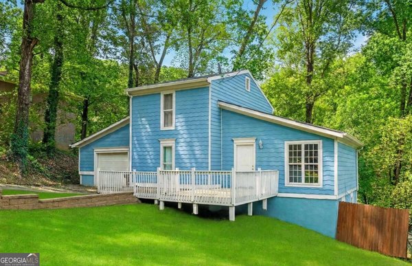 1254 Woodleigh Road, Marietta