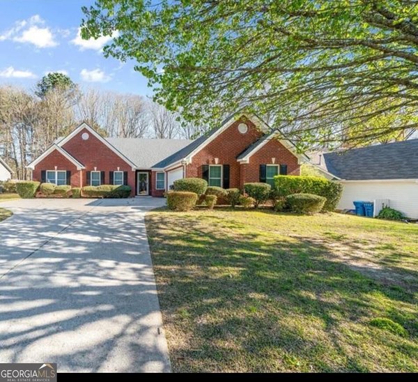 main picture of 1840 Heatherton Road, Dacula
