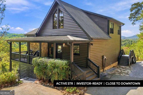 221 Foxfire Road, Blue Ridge