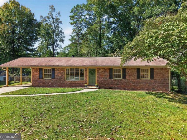 968 Seville Drive Clarkston