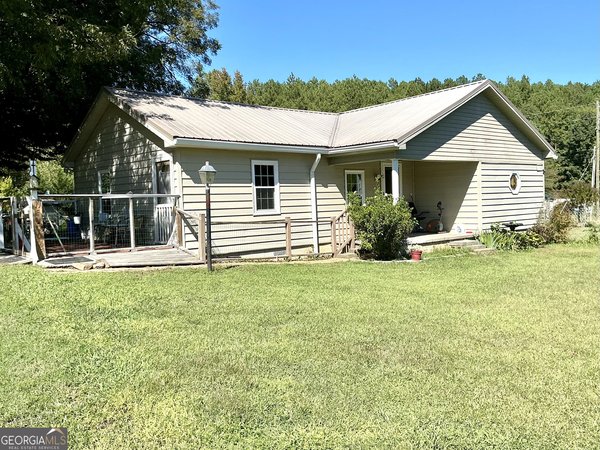 593 Hooker Rd Chatsworth