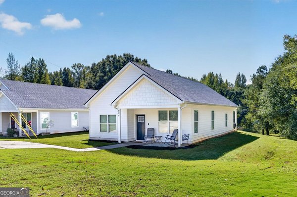 694 Railroad Avenue, Comer