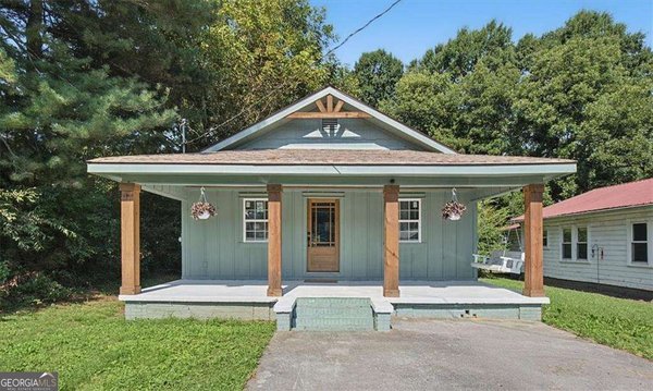 607 Harlan Street, Calhoun
