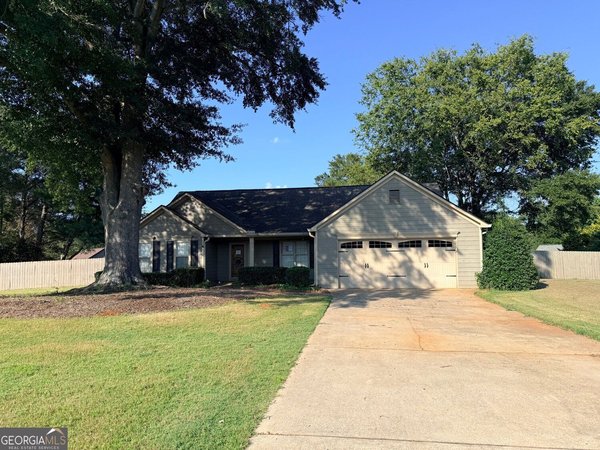 18 Column Court, Douglasville