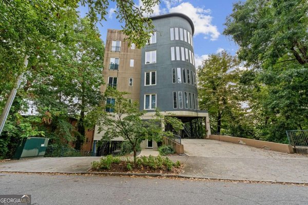 main picture of 140 Alden Avenue, Atlanta