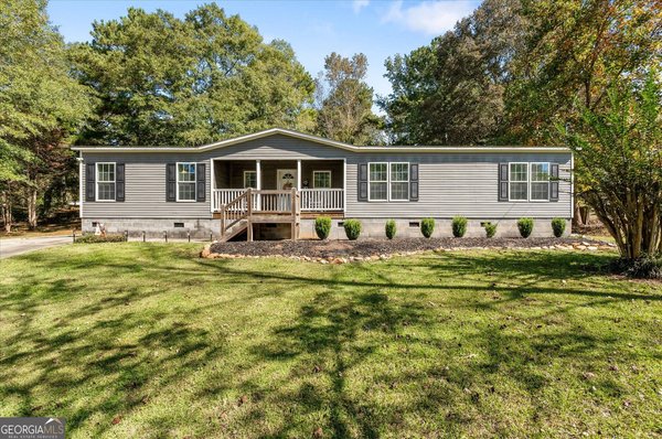 215 Navajo Trail, Bowdon