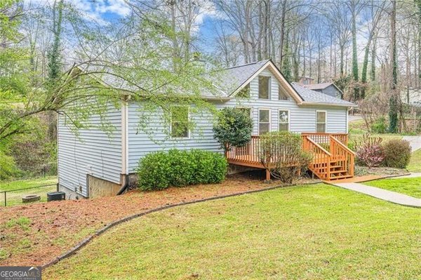 549 Pineland Circle Mableton