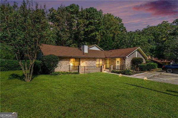 1238 Shannon Way, Marietta