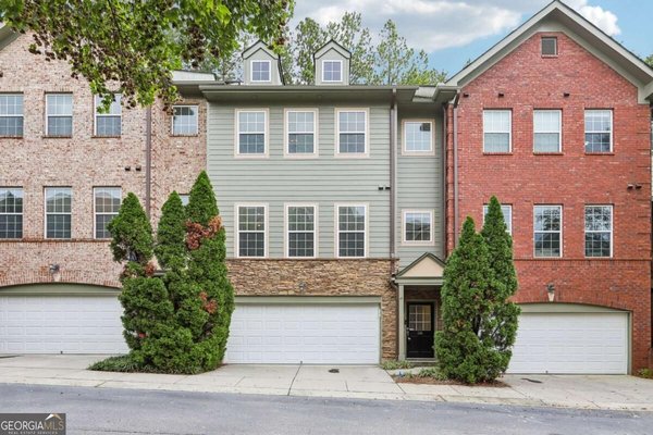 1439 Ashford Place Brookhaven