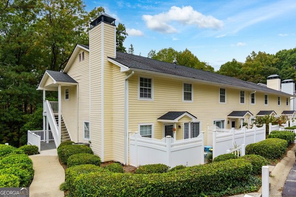 2722 Suwanee Way Marietta