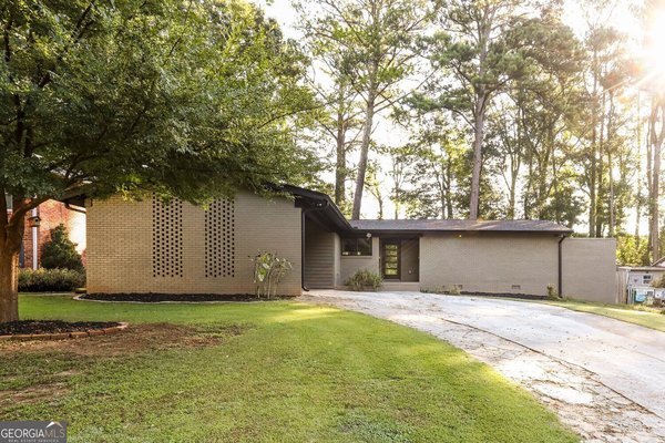 1389 Sanden Ferry Drive Decatur