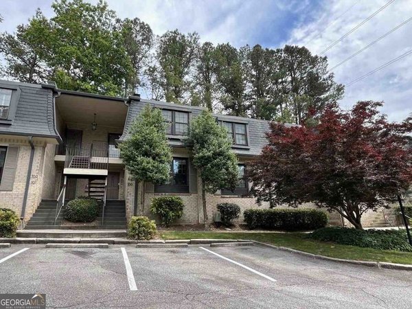 102 La Rue Place Atlanta