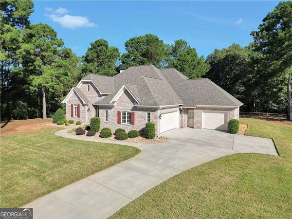 105 Freedom Drive Forsyth