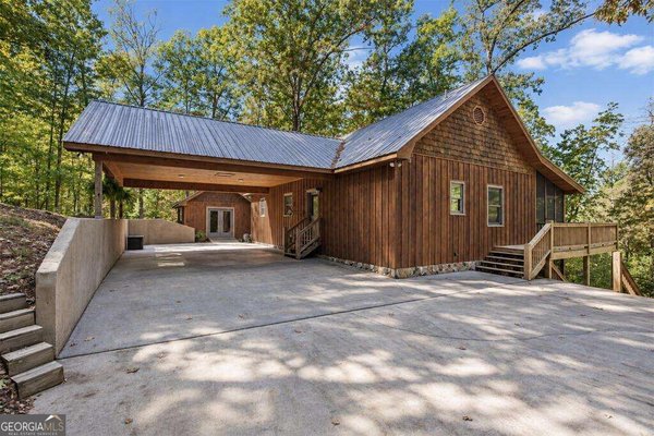 82 Queens Lane, Blue Ridge