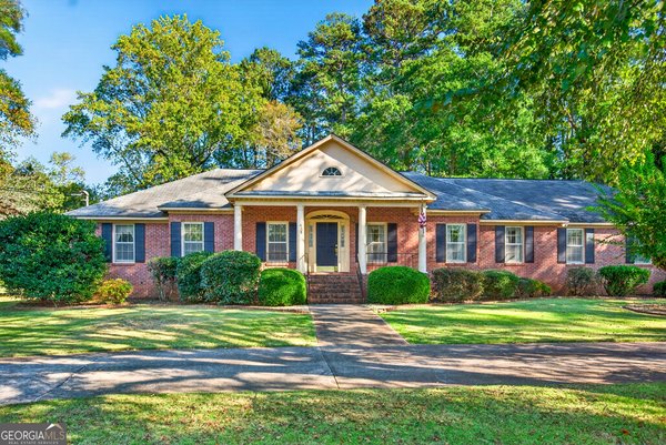628 Lakewood Drive LaGrange