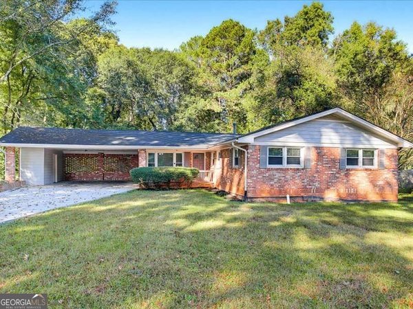 2033 Brannon Drive, Austell