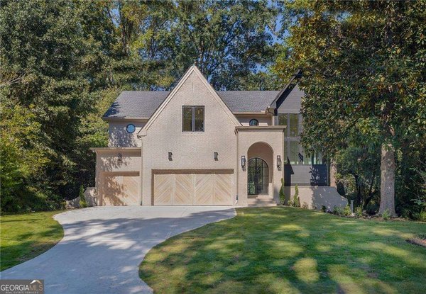 1500 Bates Court, Brookhaven