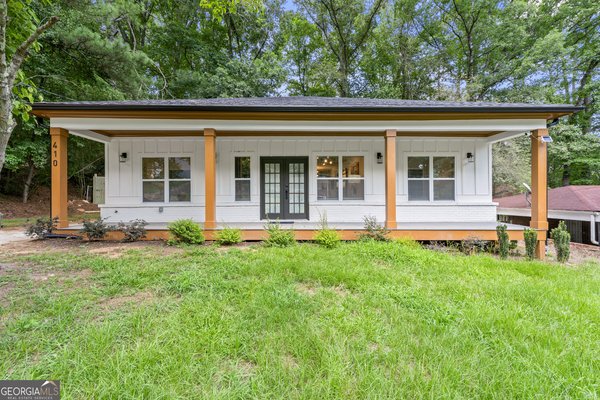 main picture of 410 Utoy Circle, Atlanta