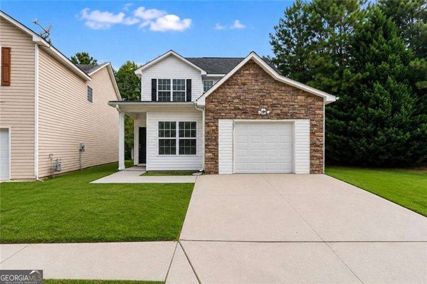 2407 Hackamore Drive South Fulton
