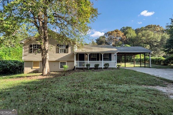 1066 Dogwood Road, Snellville