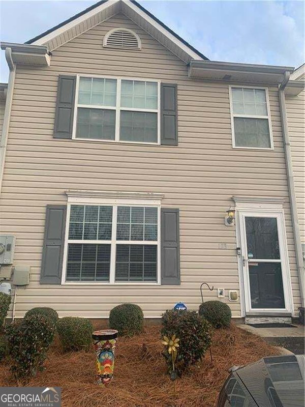 123 Chastain Circle, Newnan
