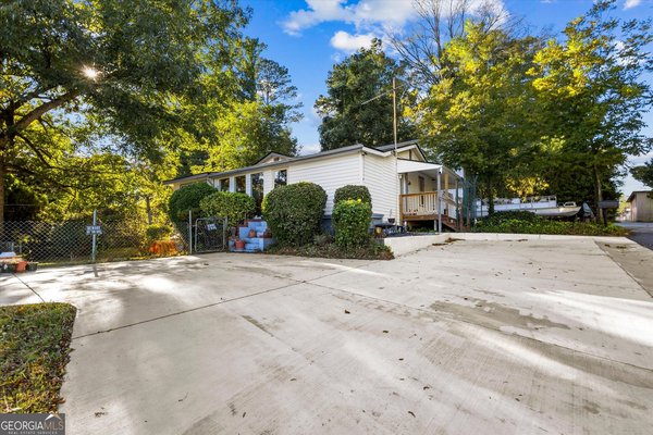 541 Mary Lou Street, Suwanee