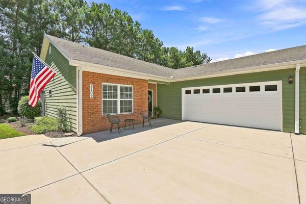 2102 Commonwealth Circle, Newnan