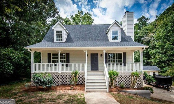 3742 Willow Tree Circle, Douglasville